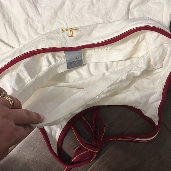 Nike Portugal size girls 12-14 halter top tie up white, shelf bra white burgundy - Picture 7 of 8
